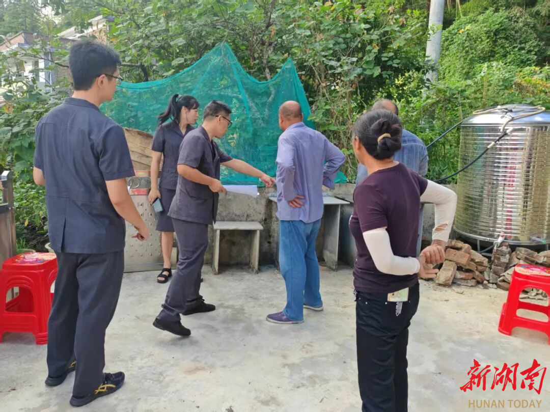 桂东法院：巡回审判开进村 兄弟纠纷现场解