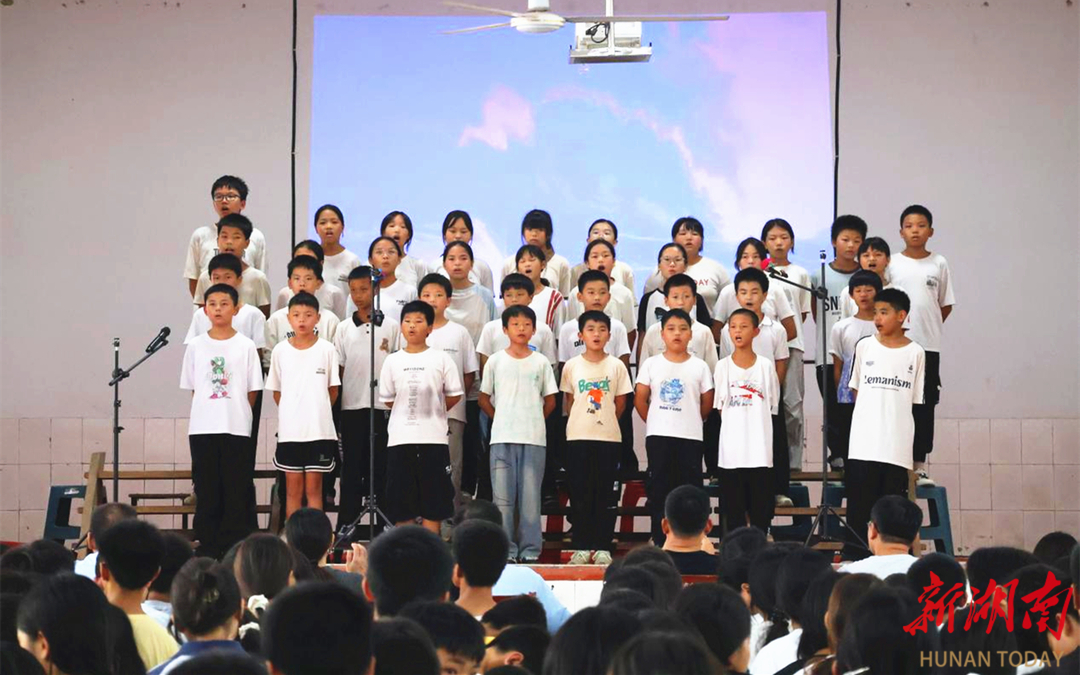 道县白马渡中学举行合唱比赛 师生齐唱爱国情