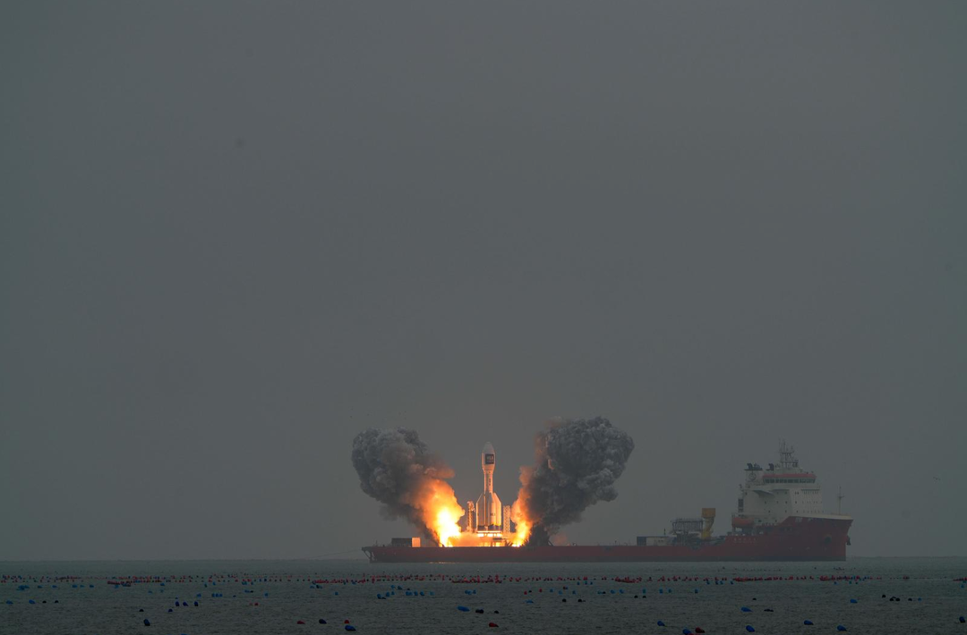 引力一号火箭“一箭三星”海射成功