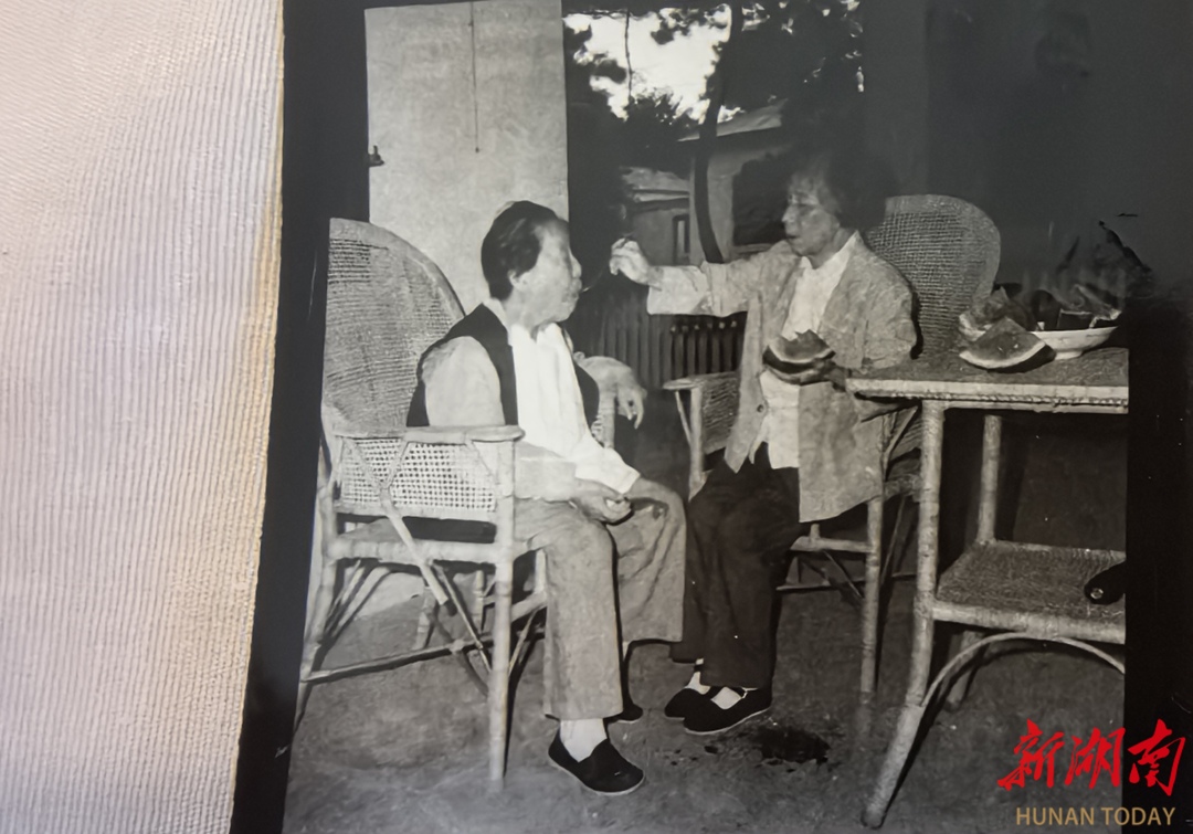 一张照片传递的革命情谊——记老一辈革命家陈琮英与李培之