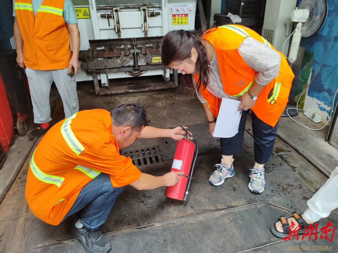 芙蓉区五一商圈定王台街道环卫所长王虹：用匠心守护“城市会客厅”