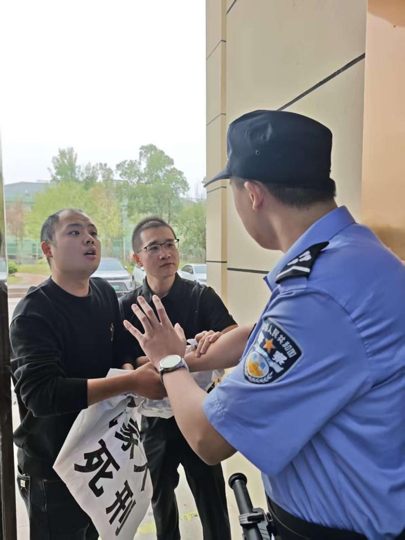以练为战砺精兵 岳阳楼区法院开展信访处突维稳演练