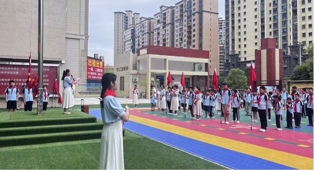 宁远县特校举行新队员入队仪式