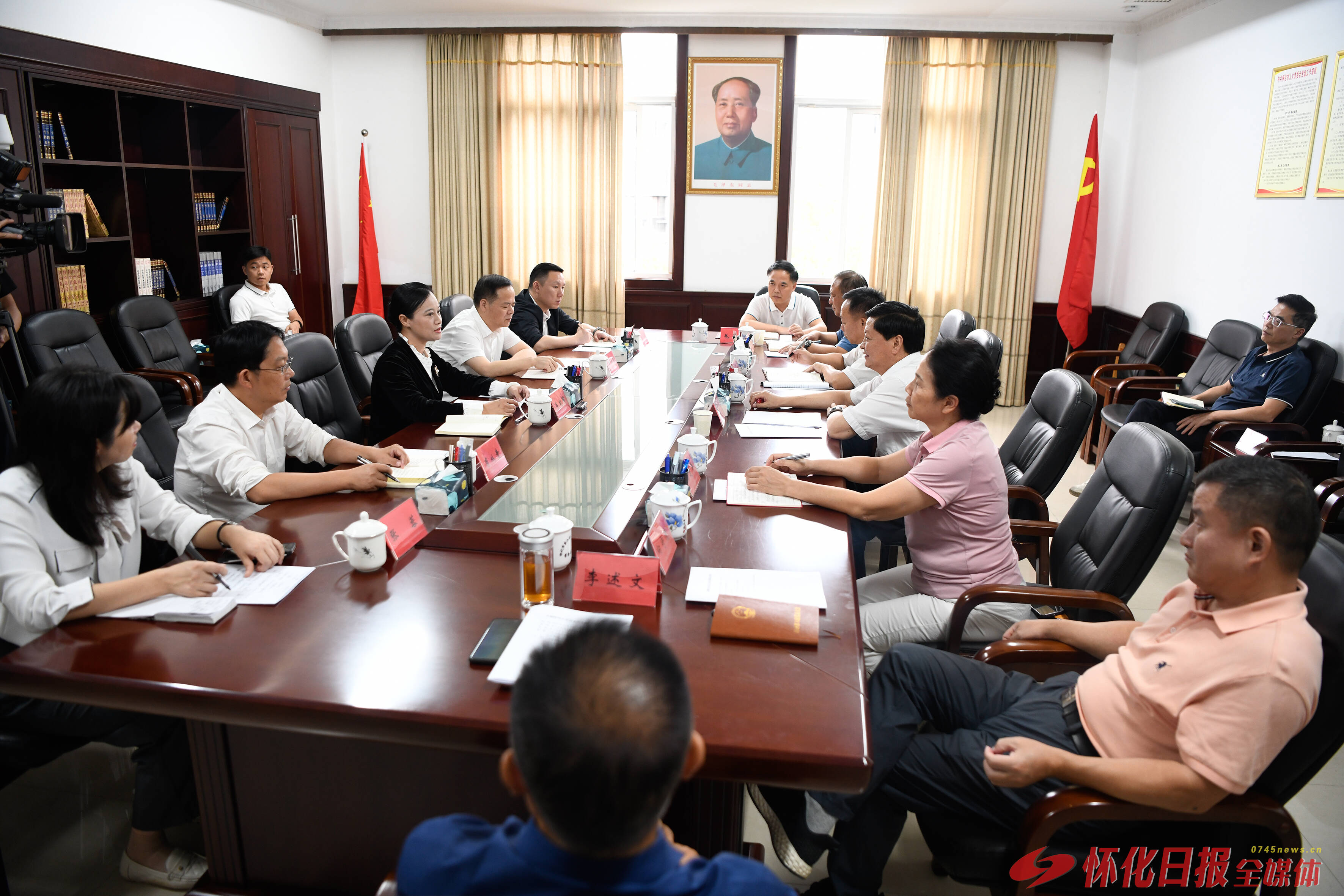 韦朝晖走访市人大常委会和市政协机关