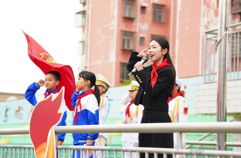 南县实验学校举行“十·一三”建队日纪念活动