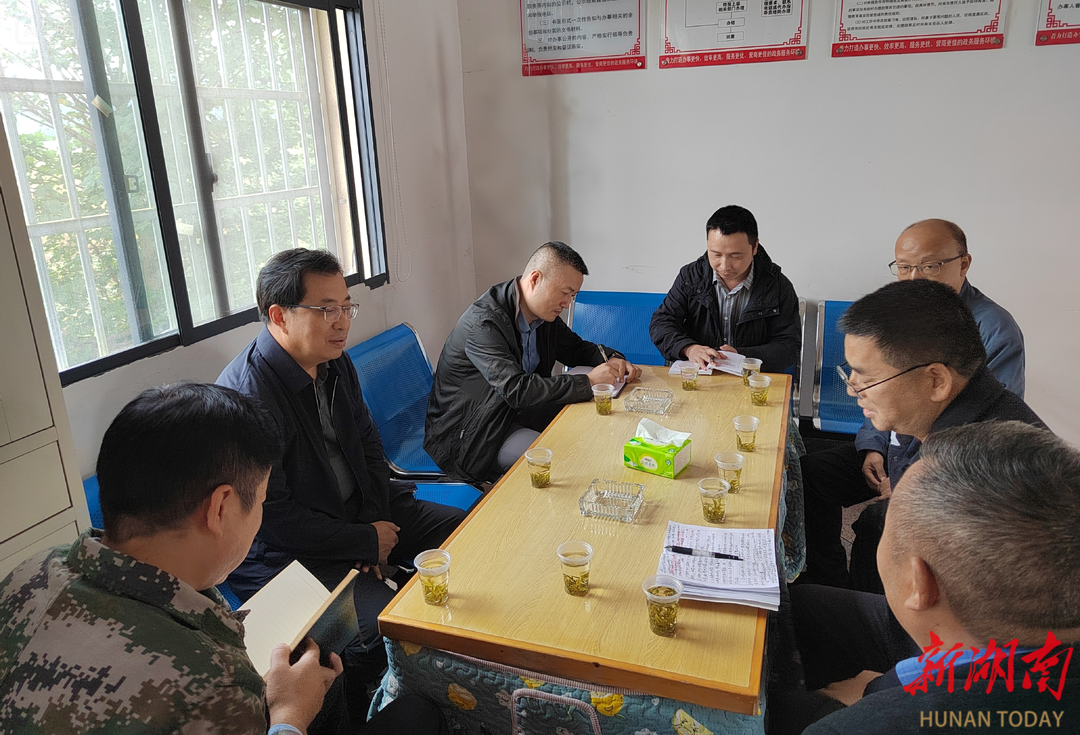 湘西州生态环境局到联系村开展乡村振兴调研