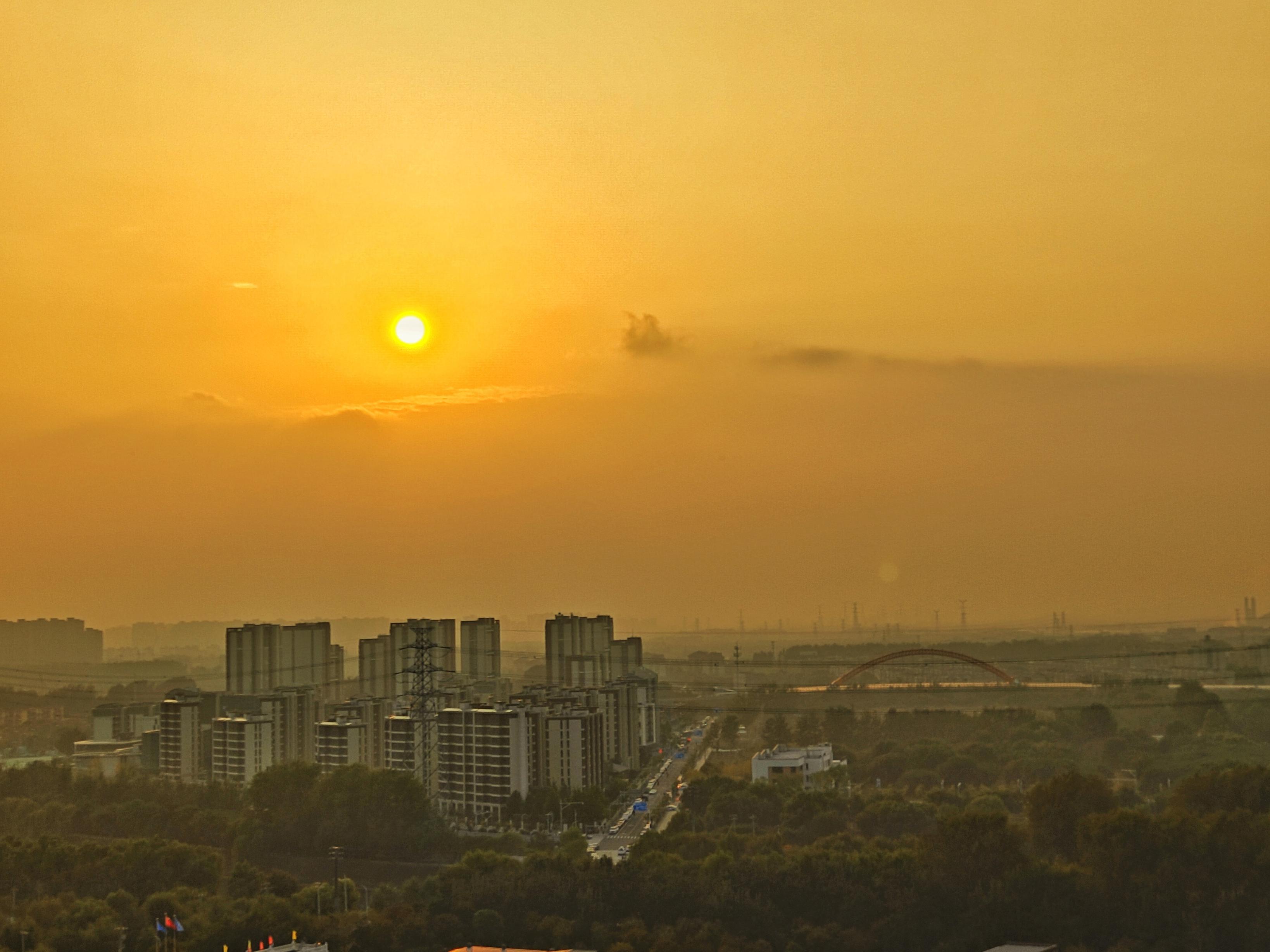 落日熔金!北京今日晚霞大片上线