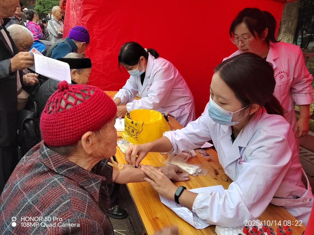 永顺县30天健康守护行动 让每一位老人都被“温柔以待”
