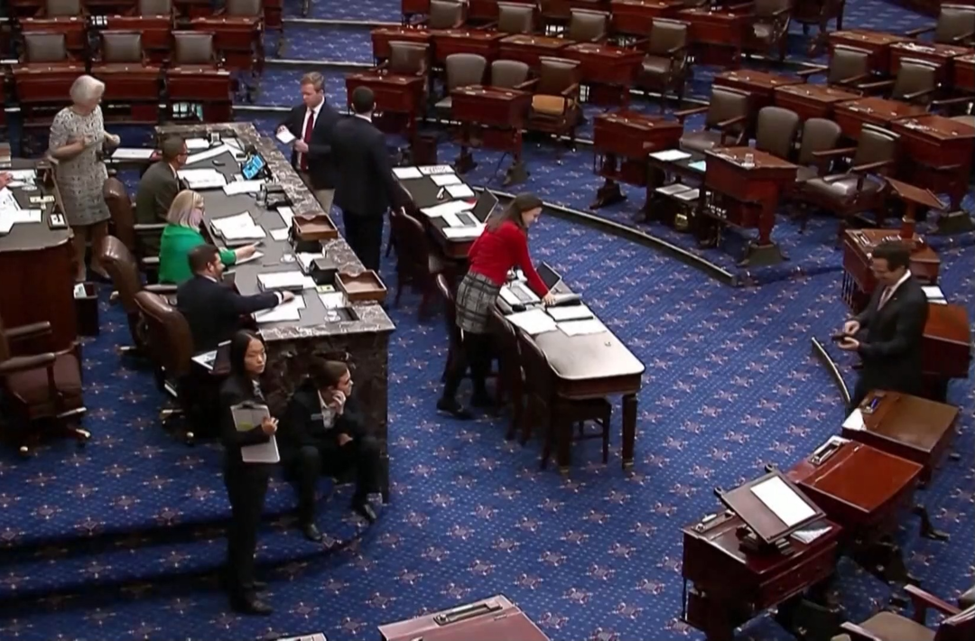 政府停摆半月还不妥协 美国两党在争什么？专家解读→