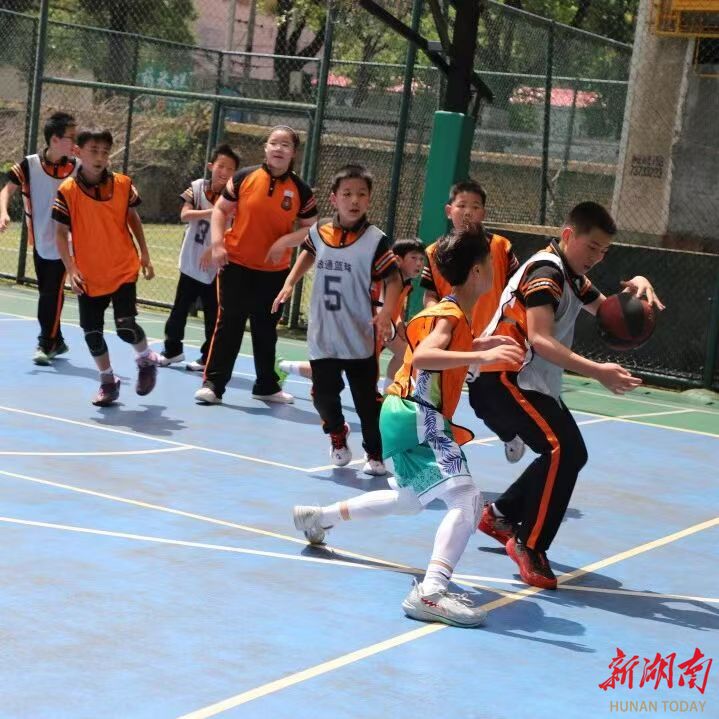 沅江市政通小学：体育教师集体“赶考”
