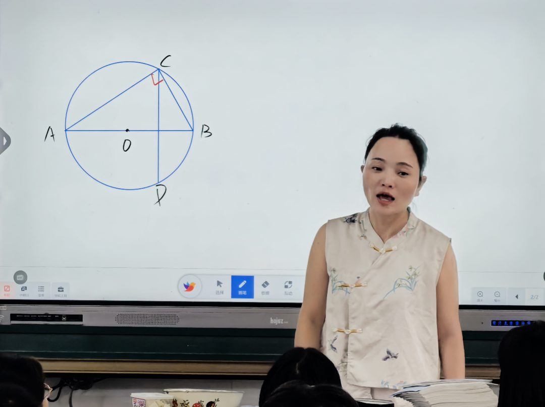 心守一抹暖阳 静待一树花开——记昭陵中学教师于焱灵的育人之路