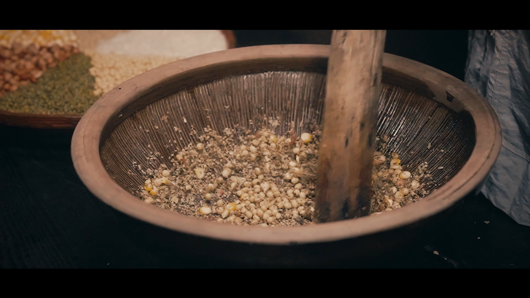 《湘传》之三《烟火擂茶》