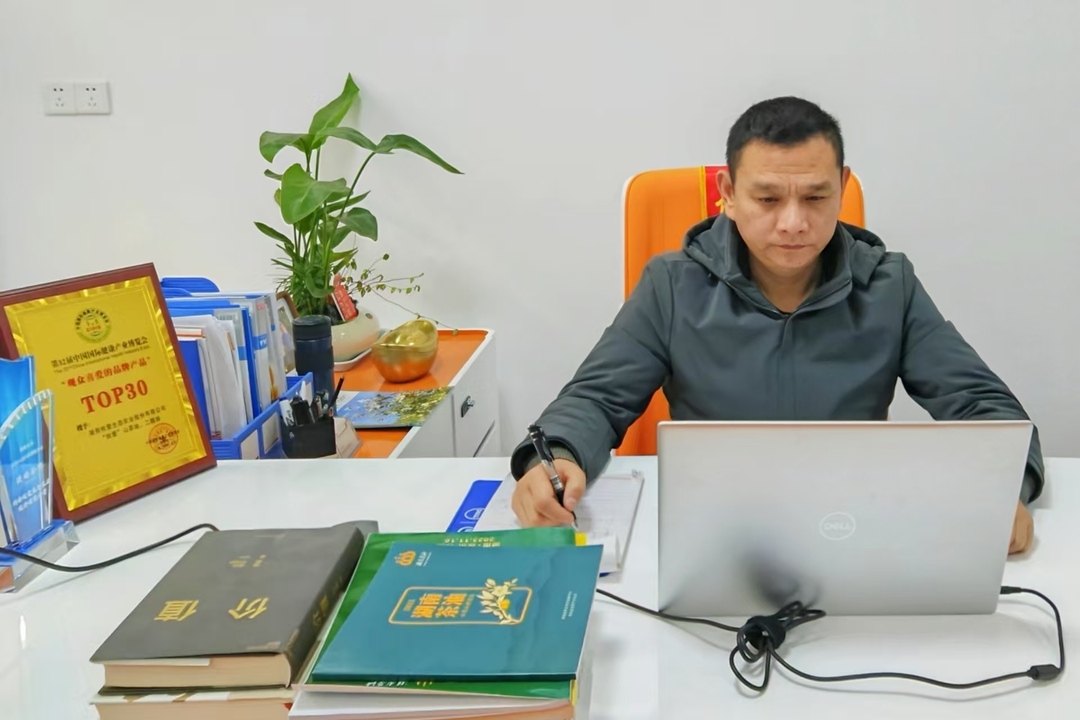 金色的馈赠——走进攸爱万亩山茶籽基地