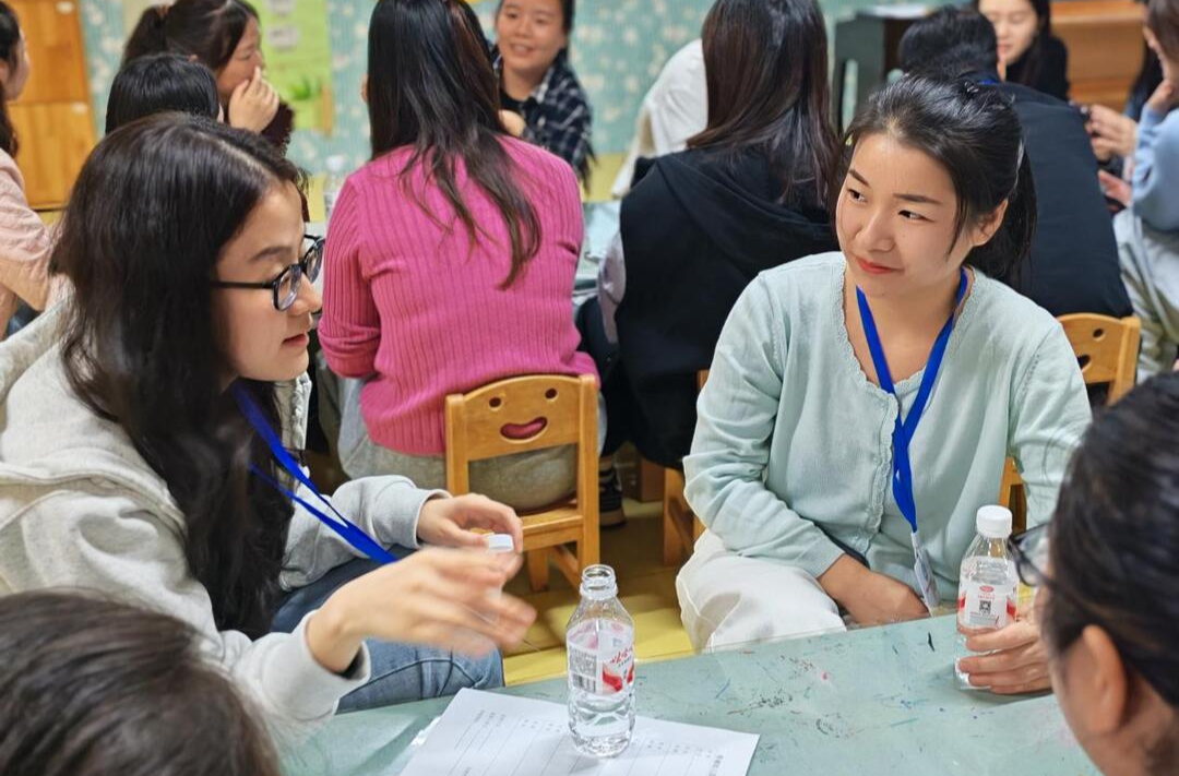 华容县容城幼儿园2025年秋季家委会会议暨家庭教育指导培训活动