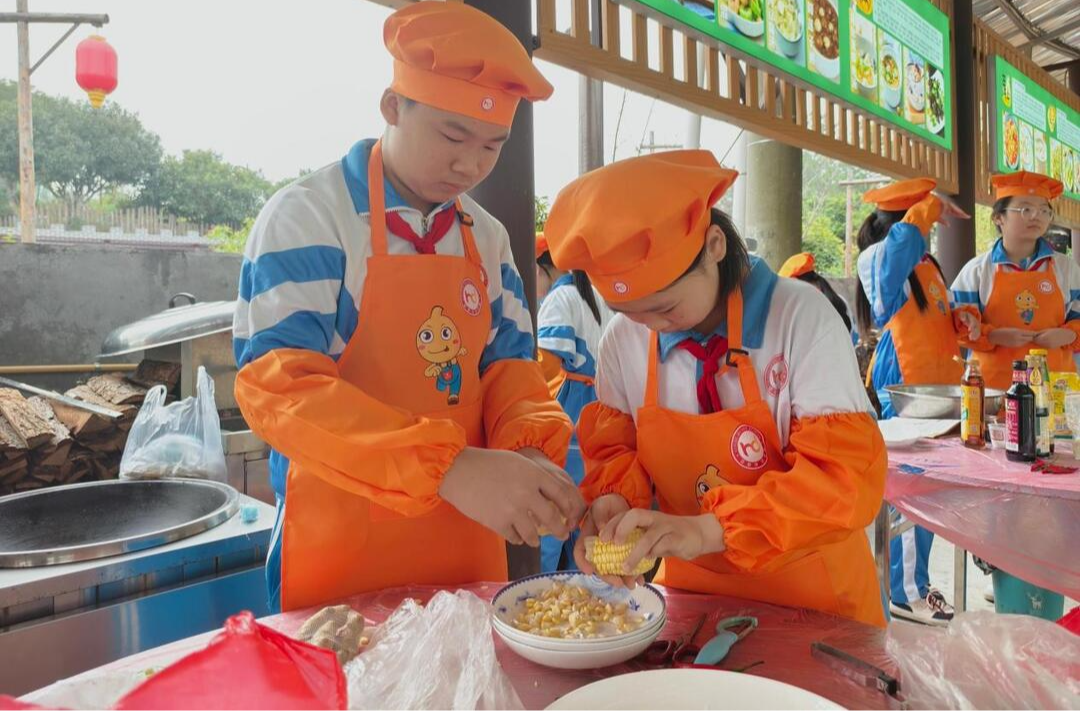 匠心巧艺 “烹”然心动——娄底华达学校举办首届烹饪大赛