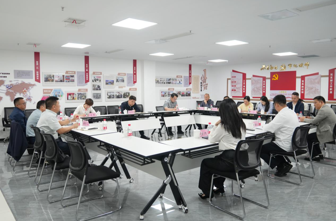 曾平原调研重点企业