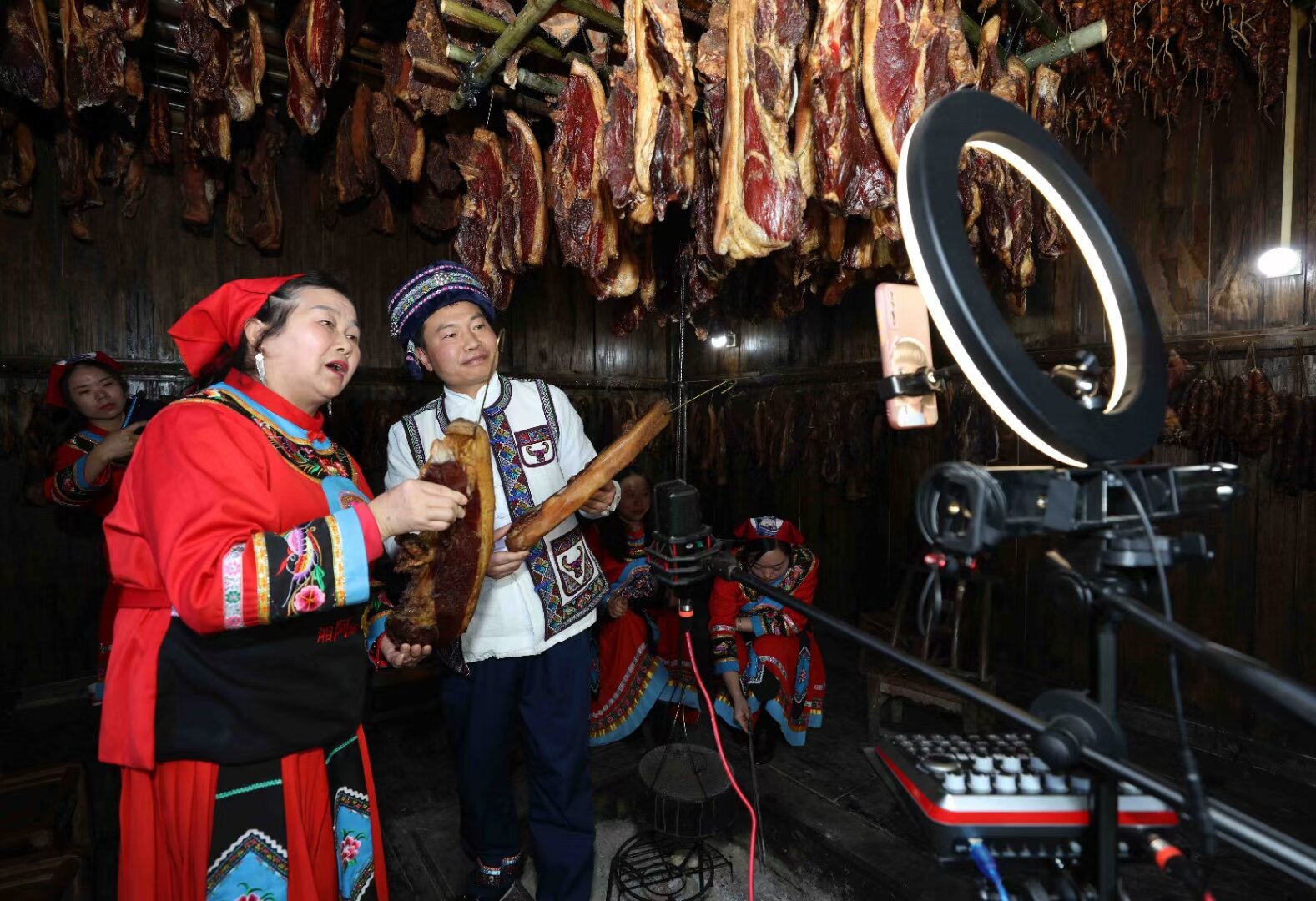 武陵源区：“妈妈零工小车间”托起 留守妇女就业“大民生”