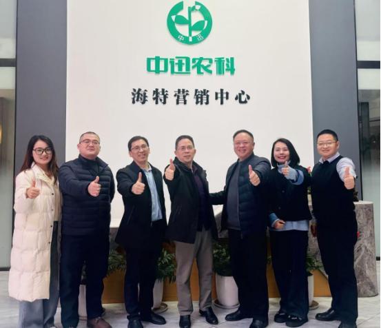凝聚校友力量，助力学生成长