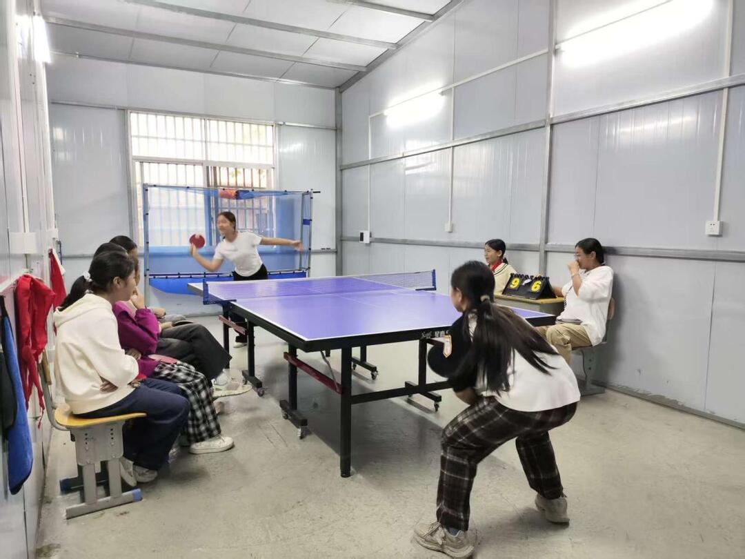 石门县新关完小与皂市完小以球会友促融合