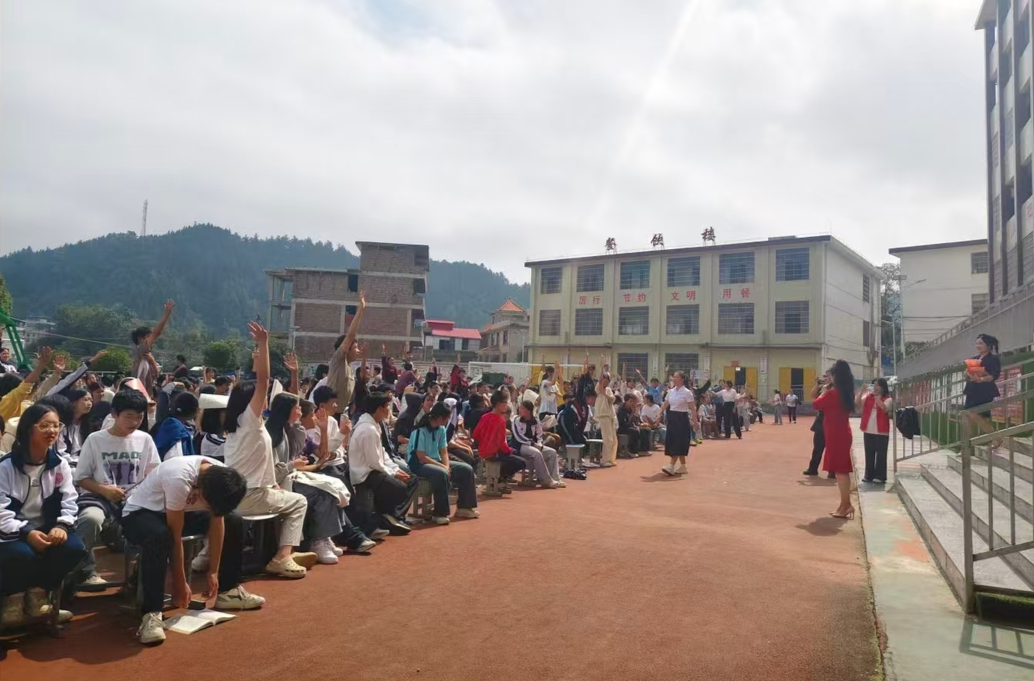 隆回县司门前镇中学：红色故事润童心 文化传承育新人