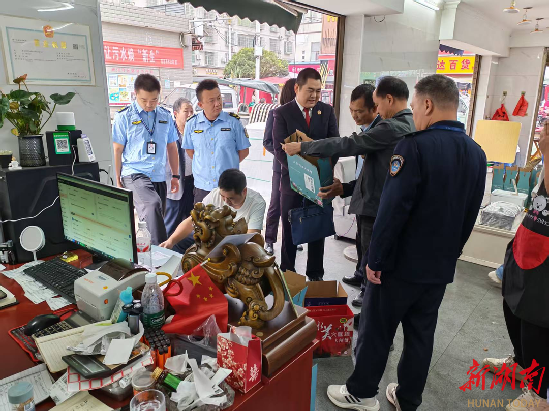 怕买到“李鬼”？大通湖区市场监管部门出手守护正宗大通湖大闸蟹