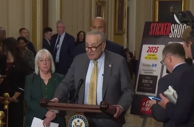 美政府“停摆”已超半月孕育“新历史纪录” 两党却还斗得火热