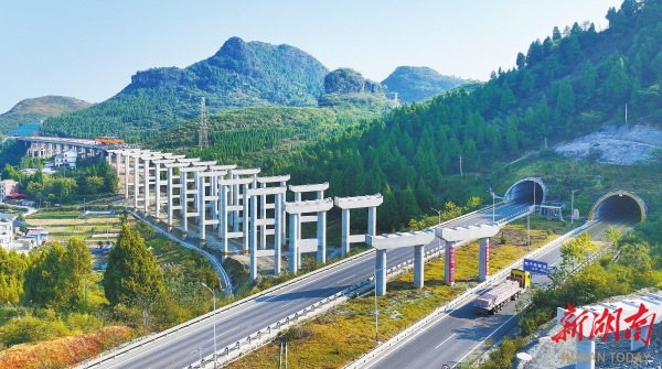 新田：建设中的桂（东）新（田）高速公路@湖南日报图片新闻