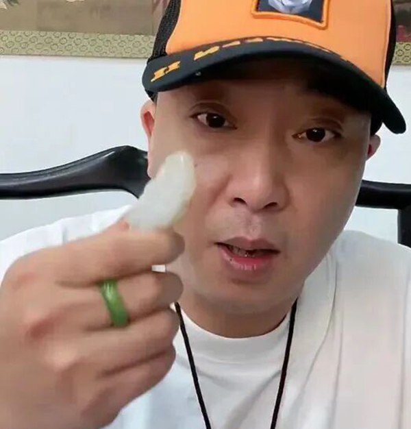 “柴怼怼”的生意经：打假吸粉引流后售假，曾蓄意抹黑胖东来玉石质量