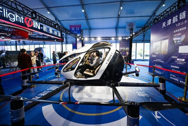 从“展台”到“蓝天”，低空经济如何“飞”得更好？