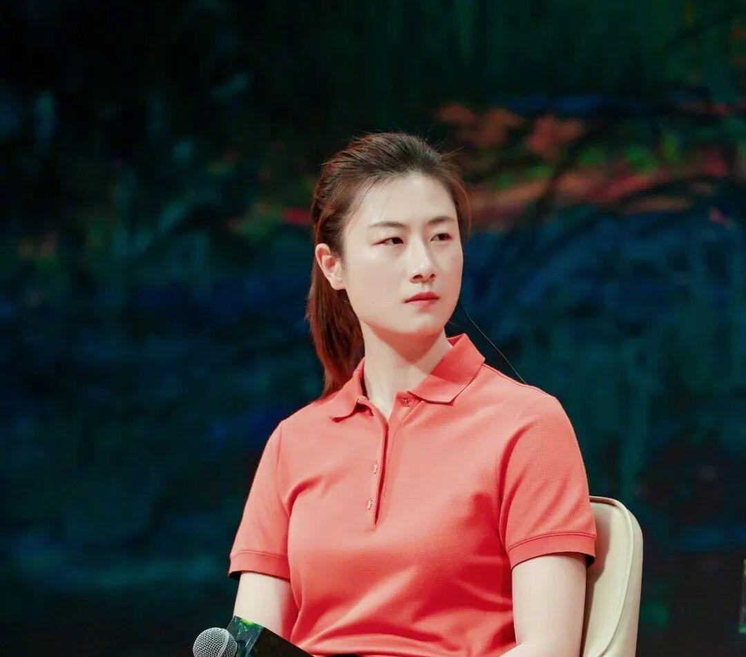 退役4年后,乒乓球奥运冠军丁宁当校长了