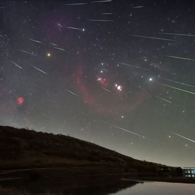 别错过！猎户座流星雨21日迎来极大，观测条件极佳