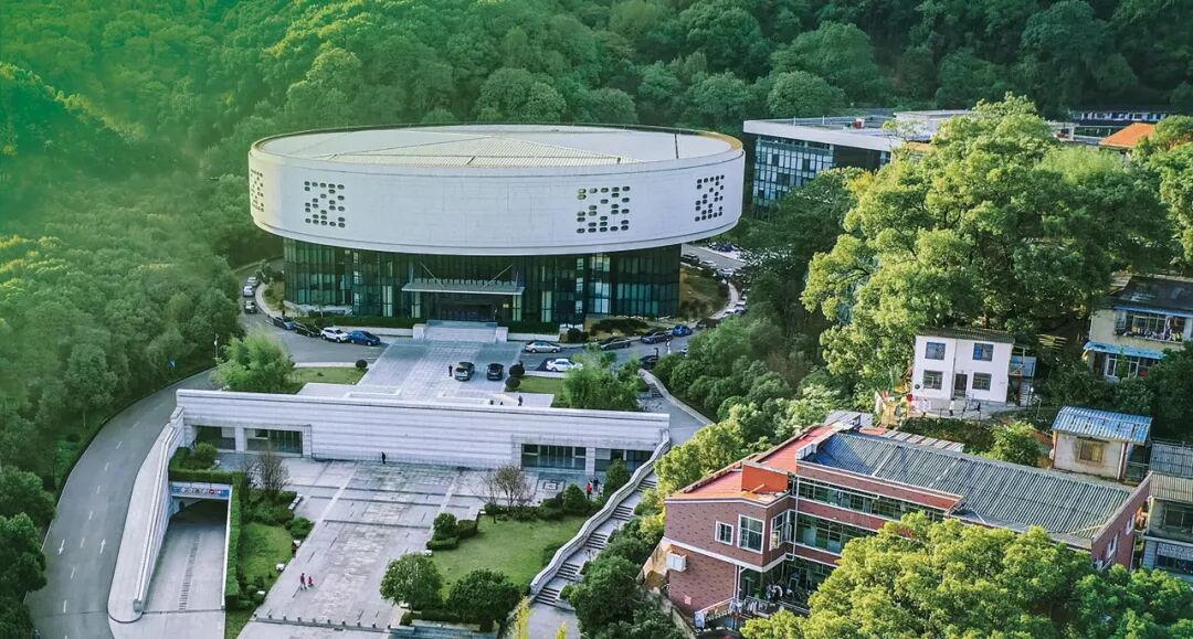 锻长板、补短板，两手都要硬