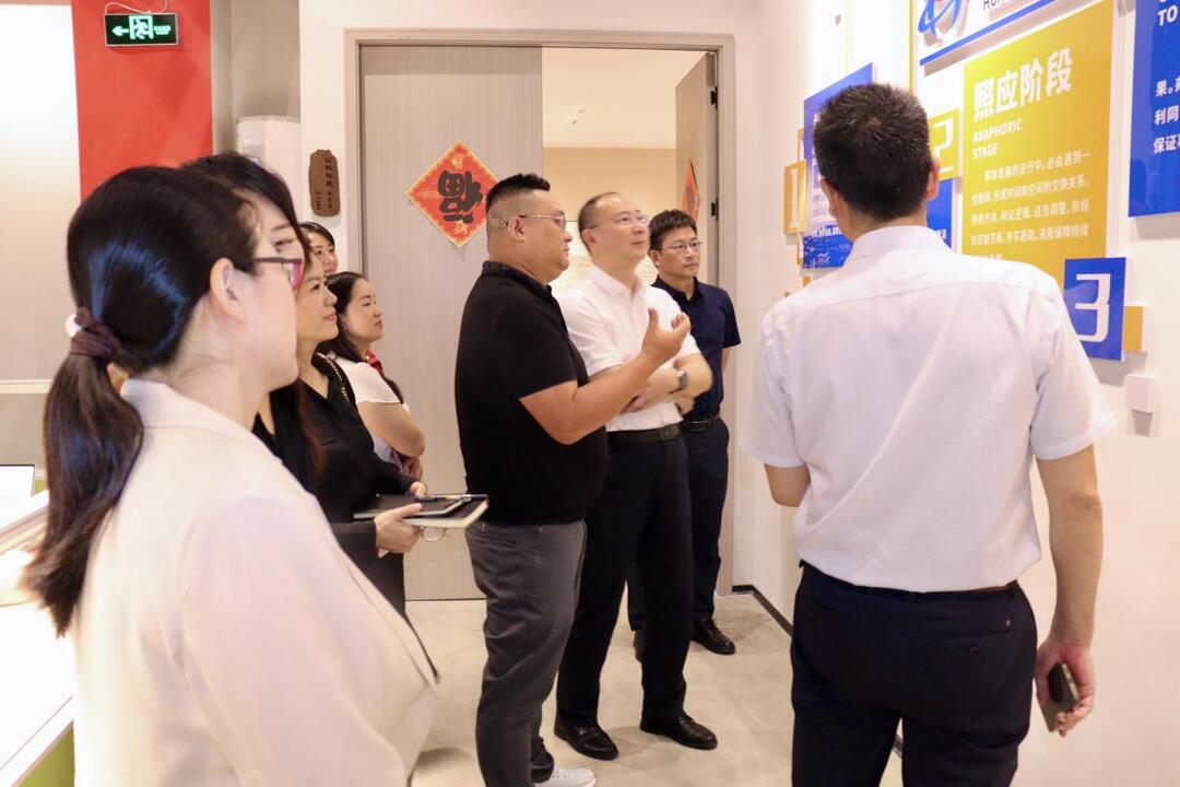 湖南交通职院院长阳勇率队赴深圳走访校友企业并召开广东校友代表座谈会