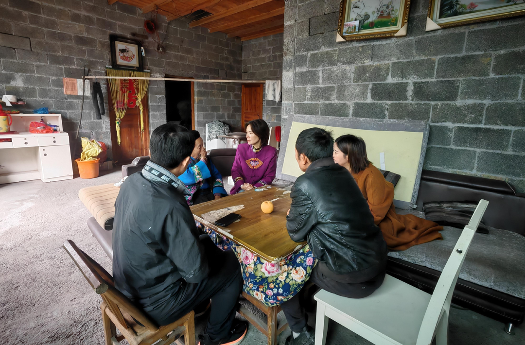 精准帮扶“干货”满满，湘西州商务局与州贸促会联动走访暖民心