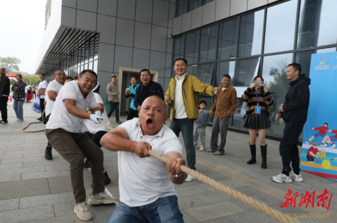 喜讯!石峰区荣获湖南省社区运动会株洲选拔赛团体总分第一名,茅太新村拔河队将出征省级赛场