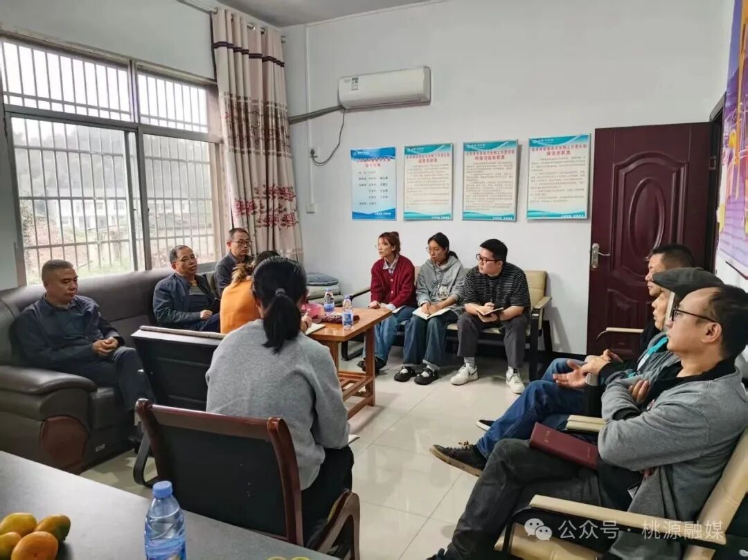 桃源县夷望溪镇：“会议室”搬到安置点 巧破解“两头跑”难题