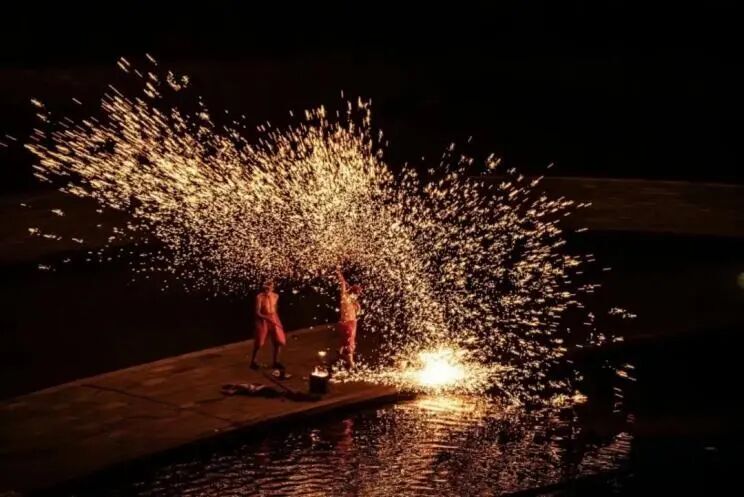 一勺铁水是如何打成铁“花”的？