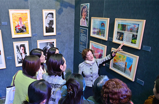 Exhibition of German Female Artists Who Successfully Fought Cancer Opens in Changsha