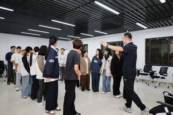 凝心聚力破“电网”——长沙民政职院学生素质拓展活动圆满举行