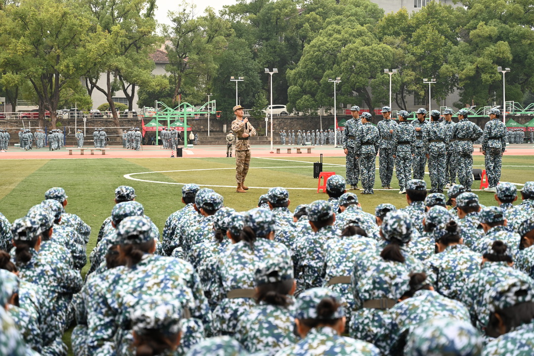  课堂讲国防教育，操场练战术实践！中南大学这场“立体国防教育”超吸睛