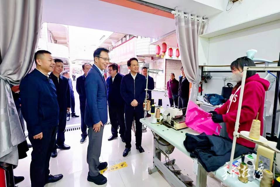 胡贺波赴湘潭县调研易俗河大市场老旧小区改造项目