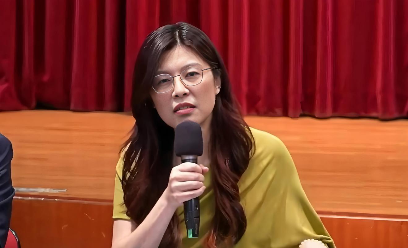 郑丽文表态愿赴大陆访问交流 国台办回应