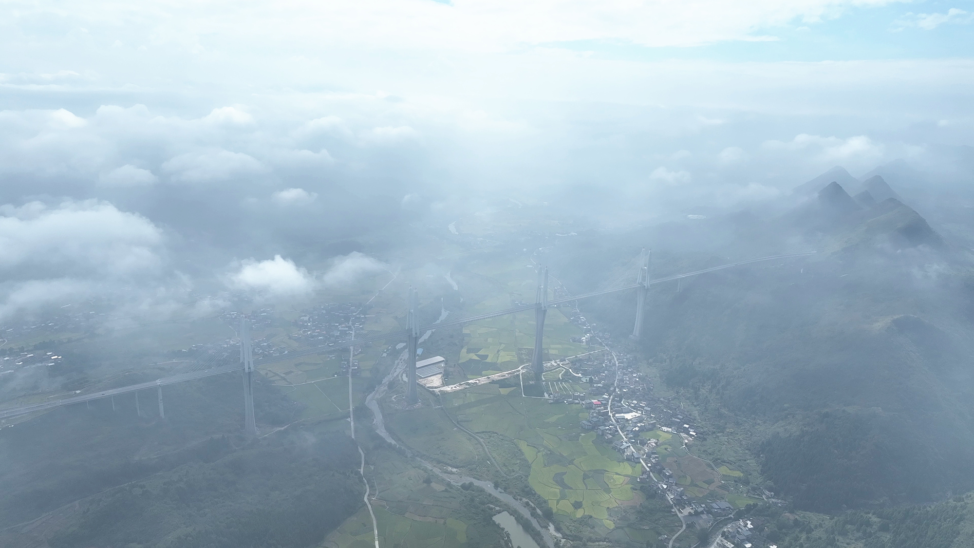 宜章：云海漫卷 绘就梦幻山水画卷