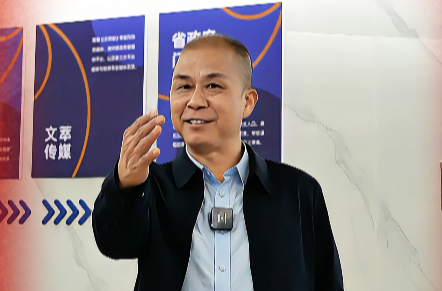 聚光灯已就位！这个舞台不为旁观者，只为等你登场闪耀！