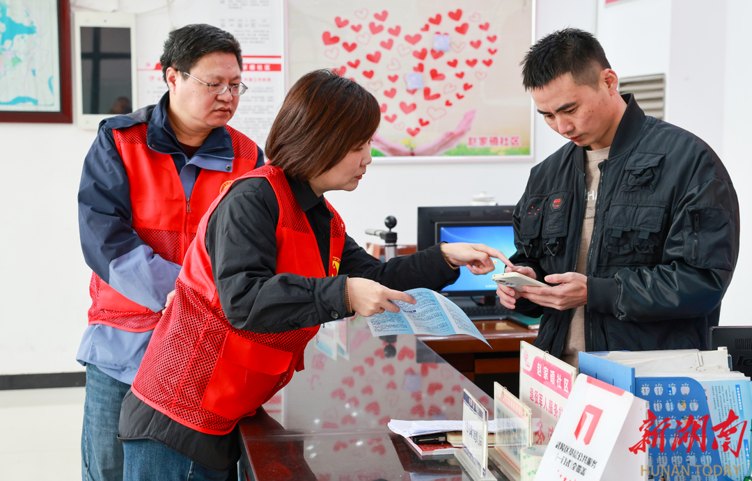 常德供水人将政策甘霖送进低保户家