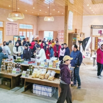 “十四五”期末考试民生答卷来了③ | 家门口的“就业桥”“暖心桥”@湖南日报要闻版头条