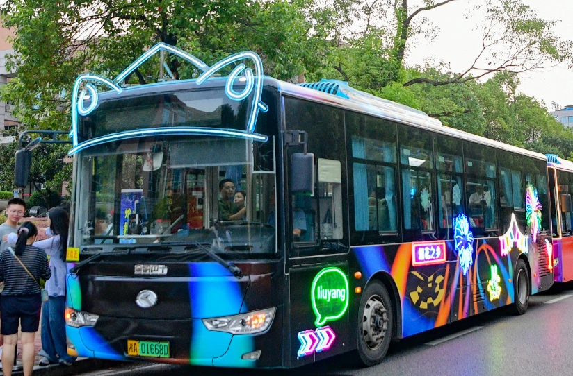 “从从容容”看烟花！浏阳“夜巴士”全新升级