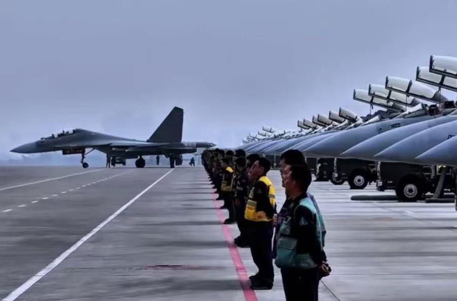南部战区、南部空军、南海舰队联合发布视频：向南向蓝