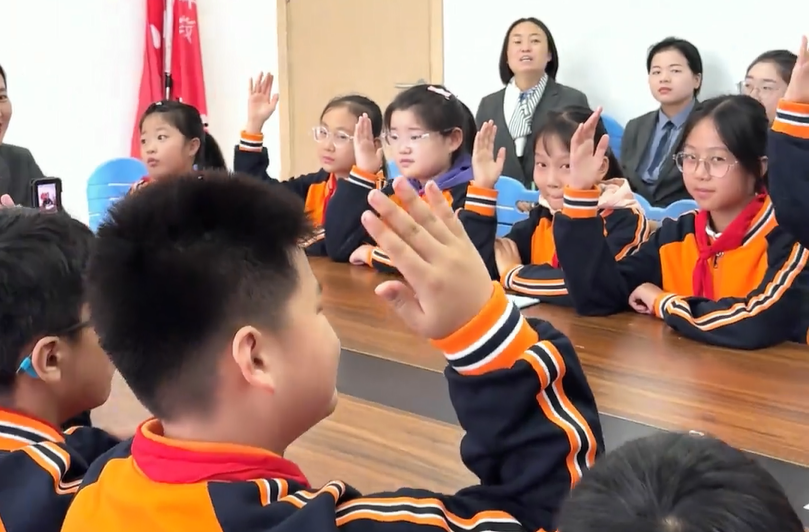 三点更新 | 蛋挞要不要果酱?这所小学把它当成“头等大事”