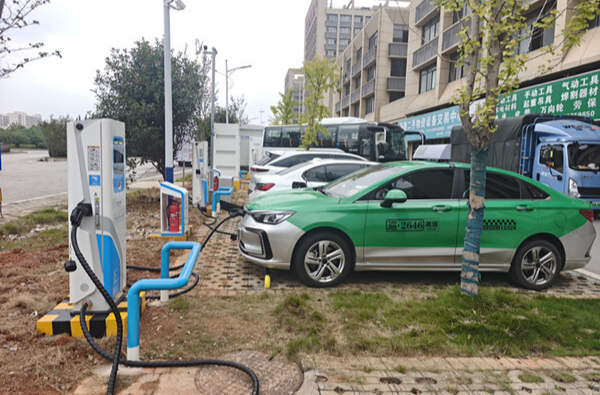 中国石化湘潭石油分公司:柏屹自主创新园二期充电站正式投运